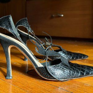 MANOLO BLAHNIK 3” HEELS